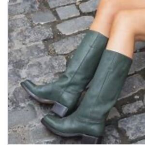 Frye campus 14L forest green size 8 new
